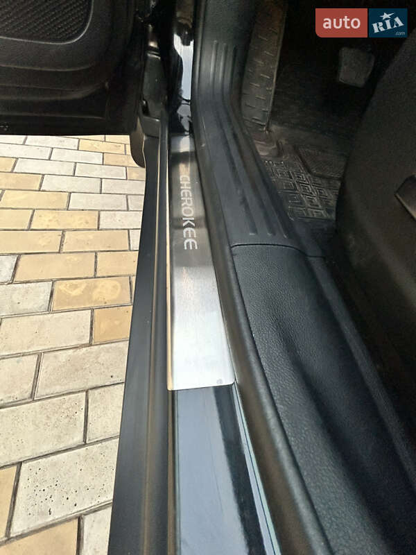 Внедорожник / Кроссовер Jeep Cherokee 2018 в Рени