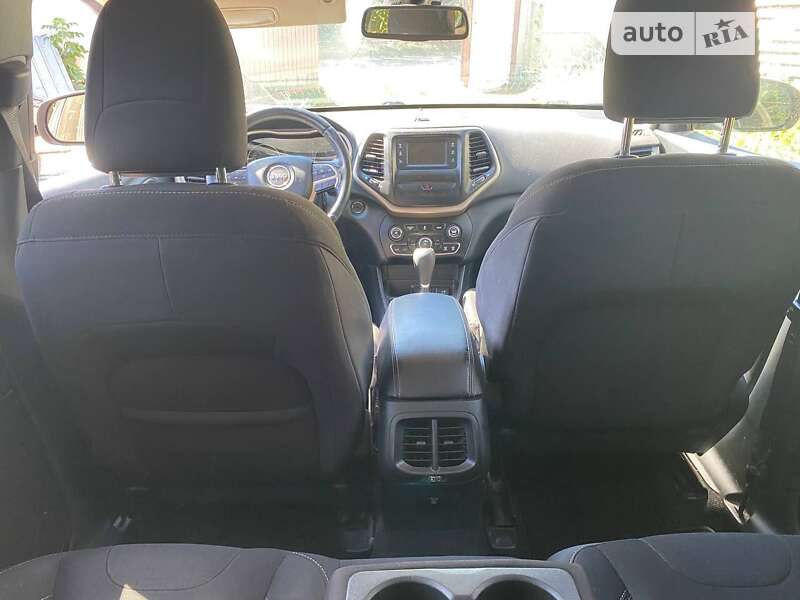 Внедорожник / Кроссовер Jeep Cherokee 2015 в Смеле фото 10 Внедорожник / Кроссовер Jeep Cherokee 2015 в Смеле