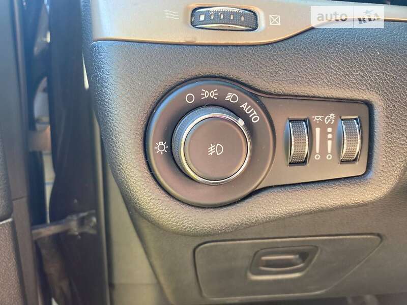 Внедорожник / Кроссовер Jeep Cherokee 2015 в Смеле фото 23 Внедорожник / Кроссовер Jeep Cherokee 2015 в Смеле