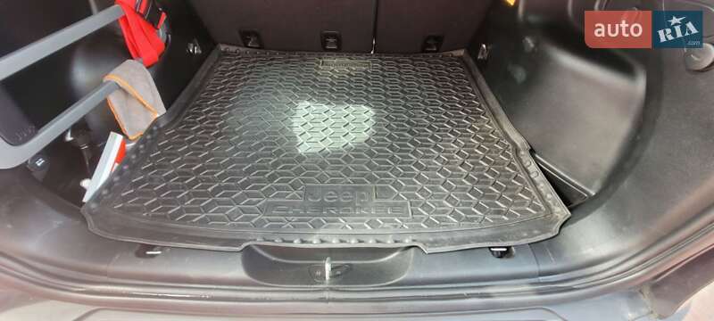 Позашляховик / Кросовер Jeep Cherokee 2017 в Херсоні