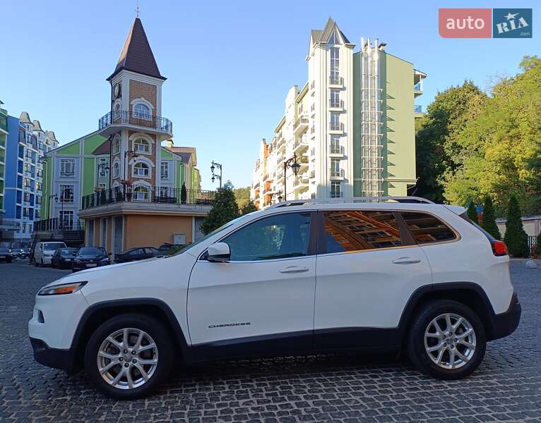 Внедорожник / Кроссовер Jeep Cherokee 2015 в Киеве фото 7 Внедорожник / Кроссовер Jeep Cherokee 2015 в Киеве