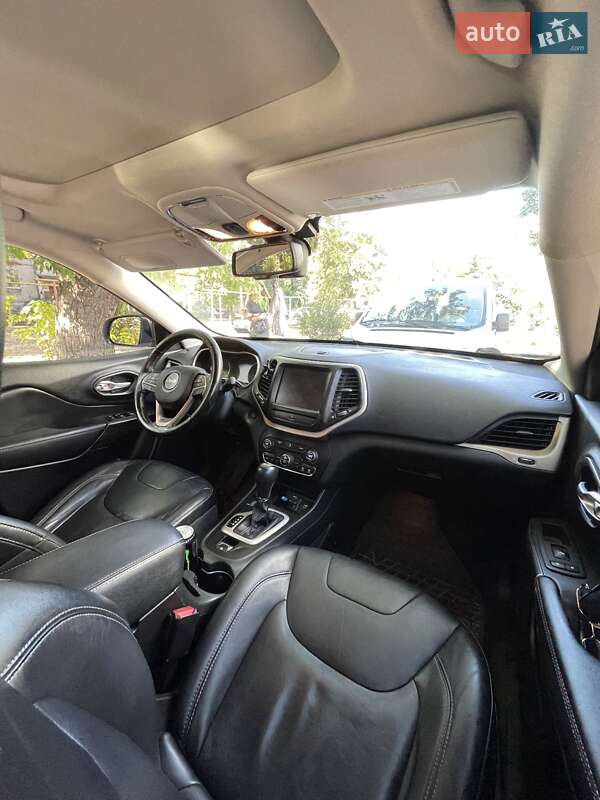 Внедорожник / Кроссовер Jeep Cherokee 2014 в Горишних Плавнях