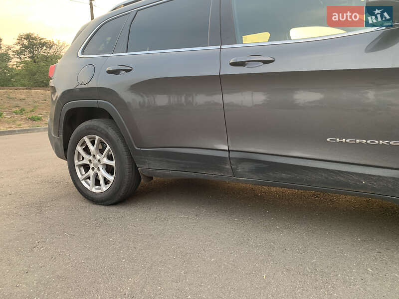 Позашляховик / Кросовер Jeep Cherokee 2016 в Кривому Розі