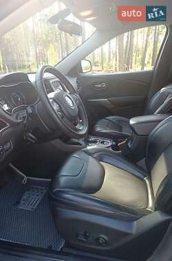 Внедорожник / Кроссовер Jeep Cherokee 2020 в 