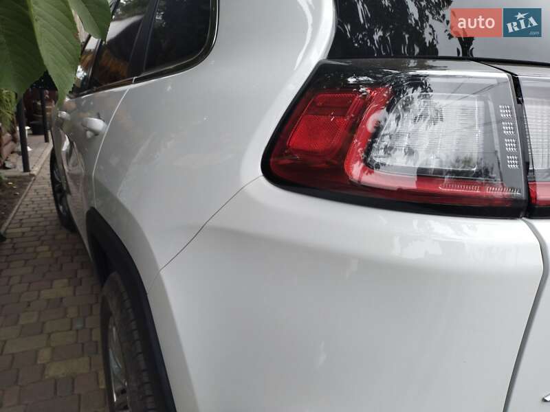 Позашляховик / Кросовер Jeep Cherokee 2019 в Ромнах фото 6 Позашляховик / Кросовер Jeep Cherokee 2019 в Ромнах