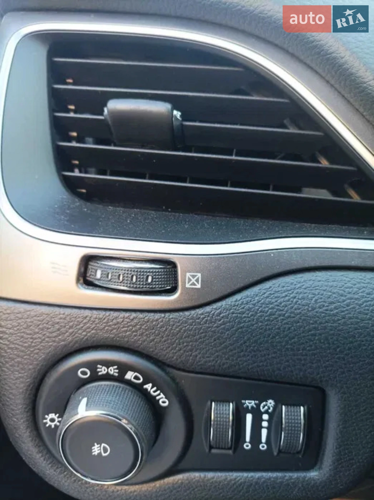 2018 Jeep Cherokee - мініатюра 11