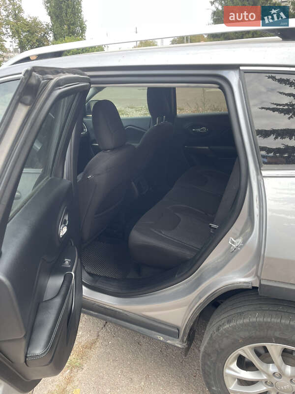 Позашляховик / Кросовер Jeep Cherokee 2018 в Чернігові