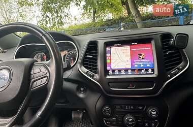 Внедорожник / Кроссовер Jeep Cherokee 2018 в 