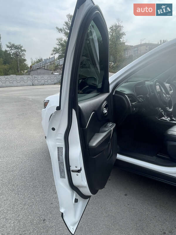 Внедорожник / Кроссовер Jeep Cherokee 2020 в Днепре