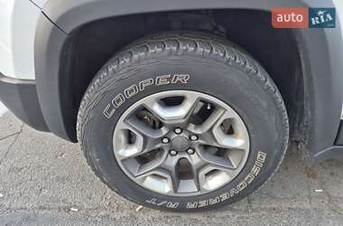 Внедорожник / Кроссовер Jeep Cherokee 2018 в 
