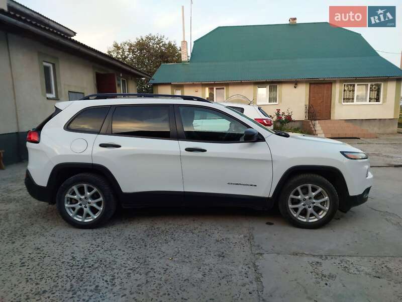 Позашляховик / Кросовер Jeep Cherokee 2016 в Львові