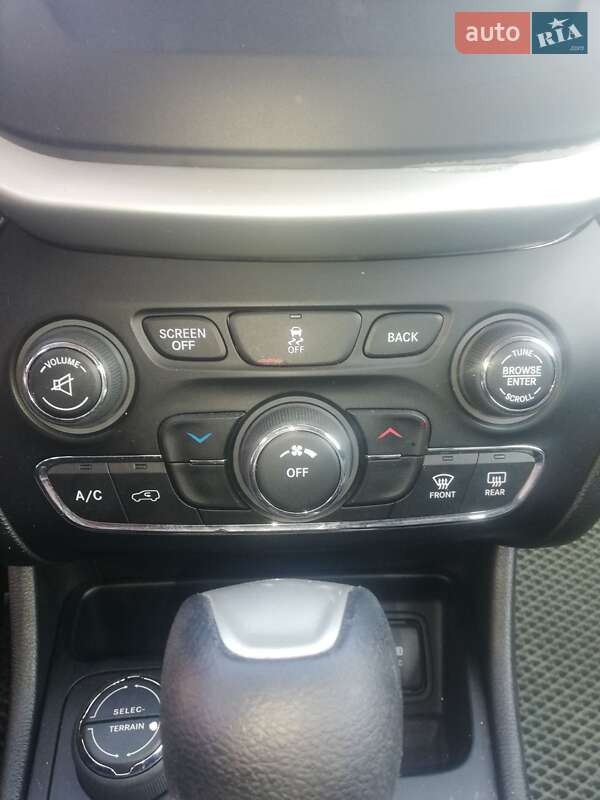 Позашляховик / Кросовер Jeep Cherokee 2013 в Вінниці