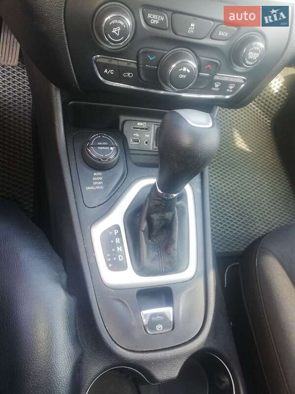 Позашляховик / Кросовер Jeep Cherokee 2013 в Вінниці