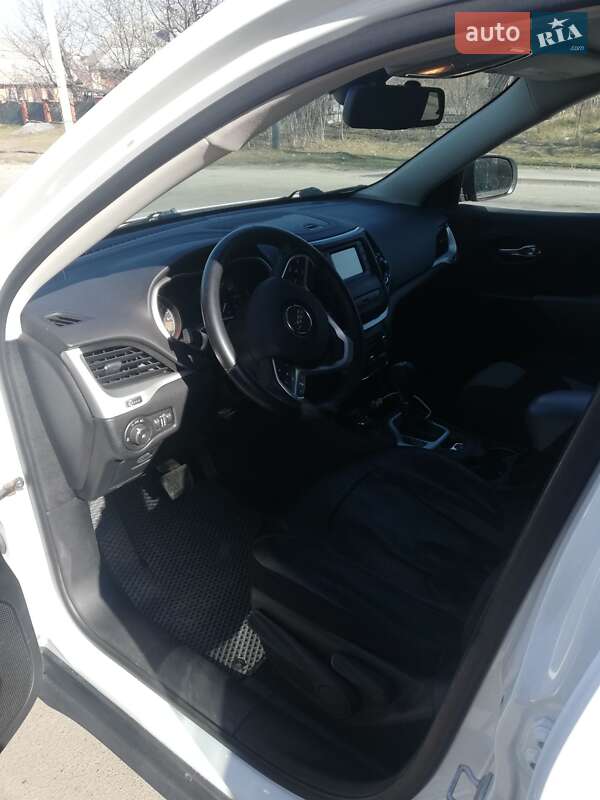 Позашляховик / Кросовер Jeep Cherokee 2013 в Вінниці