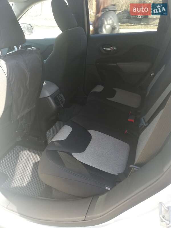 Позашляховик / Кросовер Jeep Cherokee 2013 в Вінниці