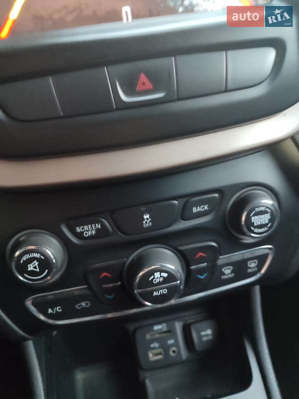 Позашляховик / Кросовер Jeep Cherokee 2014 в Дніпрі