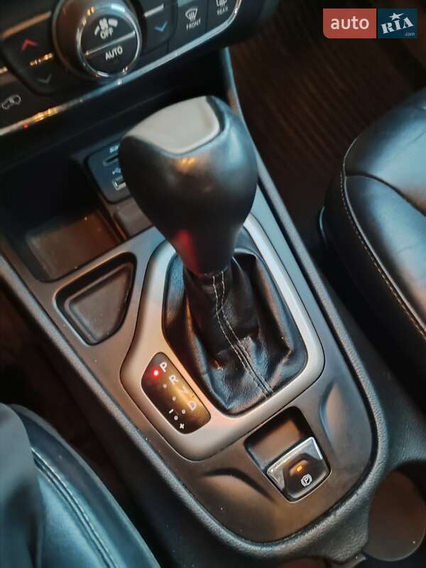 Позашляховик / Кросовер Jeep Cherokee 2014 в Дніпрі