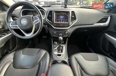 Внедорожник / Кроссовер Jeep Cherokee 2017 в Киеве