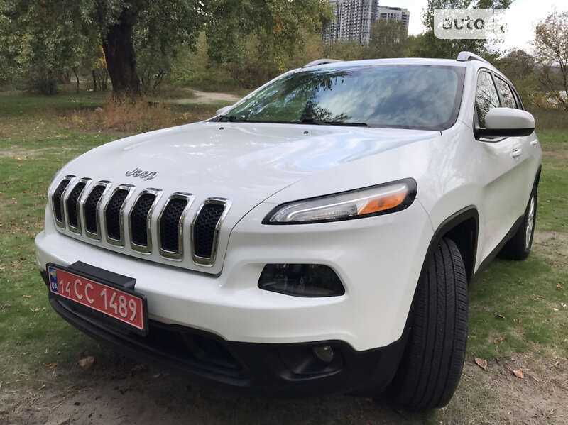 Внедорожник / Кроссовер Jeep Cherokee 2015 в Киеве