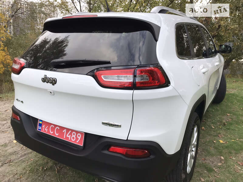 Внедорожник / Кроссовер Jeep Cherokee 2015 в Киеве