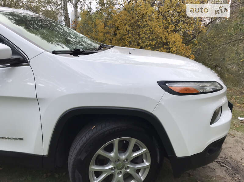 Внедорожник / Кроссовер Jeep Cherokee 2015 в Киеве
