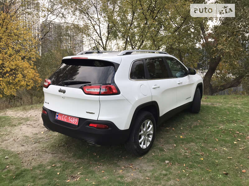 Внедорожник / Кроссовер Jeep Cherokee 2015 в Киеве