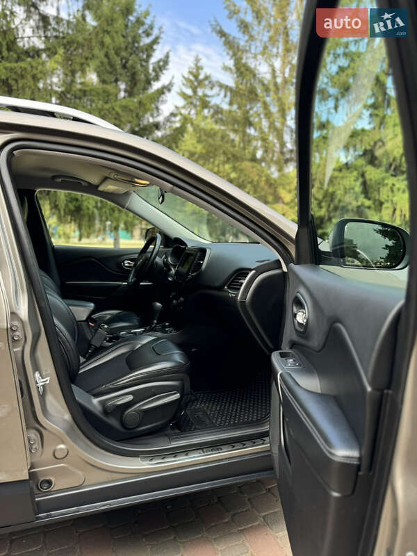 Позашляховик / Кросовер Jeep Cherokee 2018 в Києві