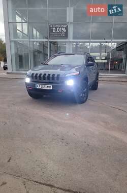 Внедорожник / Кроссовер Jeep Cherokee 2014 в 