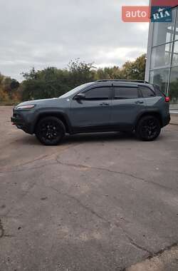 Внедорожник / Кроссовер Jeep Cherokee 2014 в 