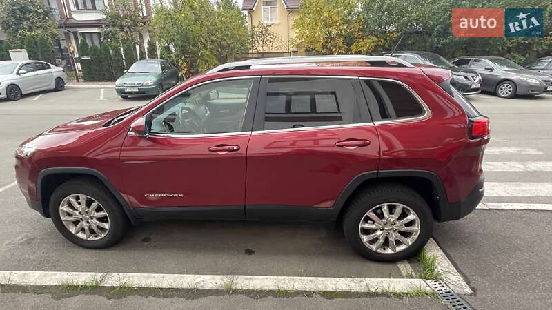 Внедорожник / Кроссовер Jeep Cherokee 2015 в Киеве