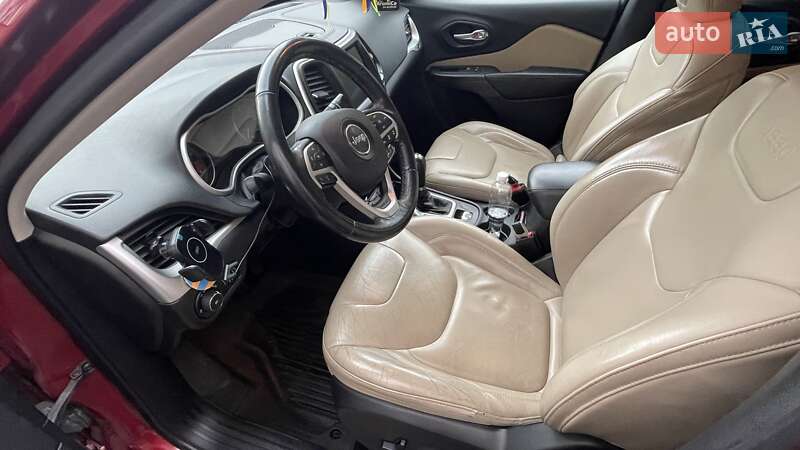 Внедорожник / Кроссовер Jeep Cherokee 2015 в Киеве