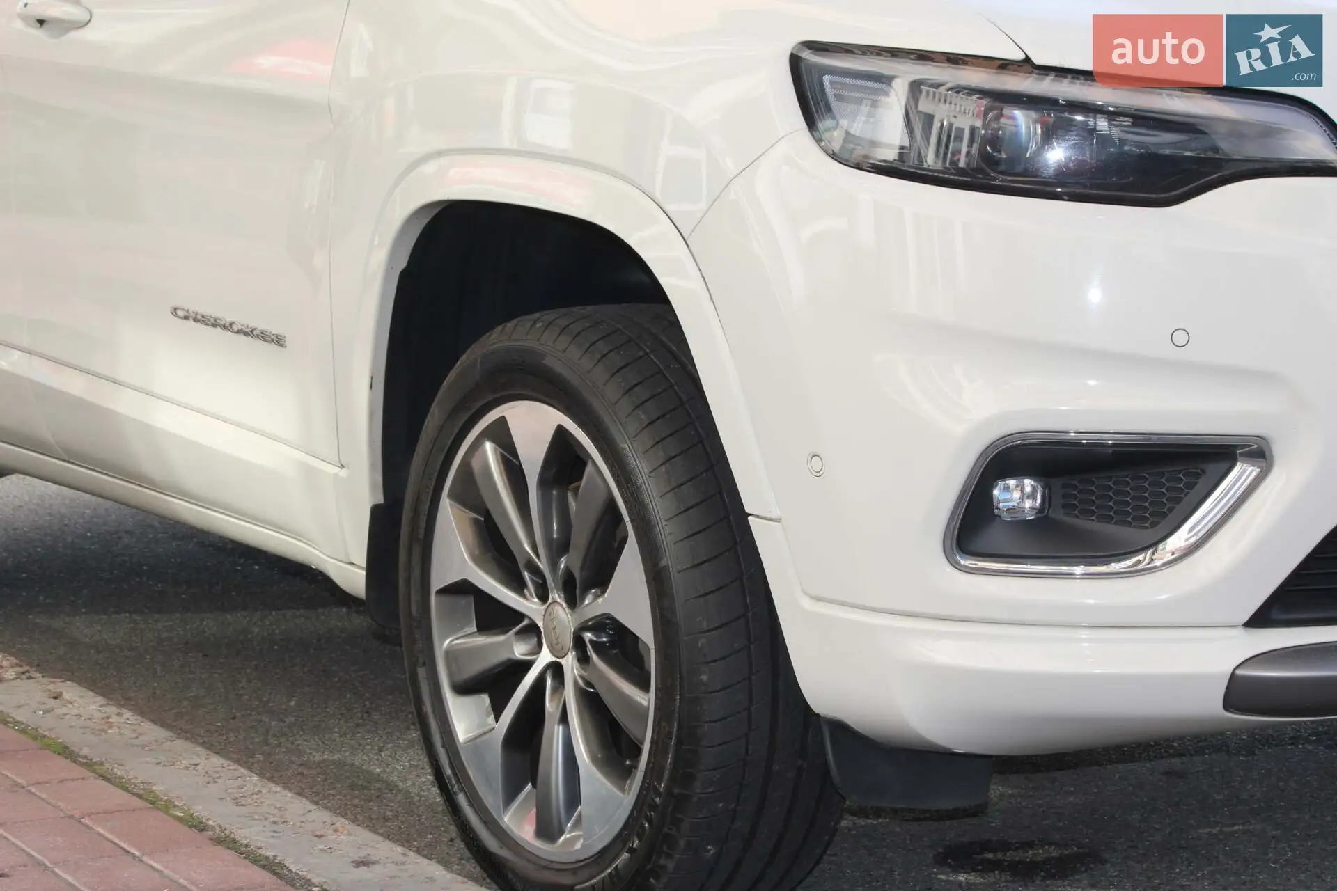 2018 Jeep Cherokee - мініатюра 3