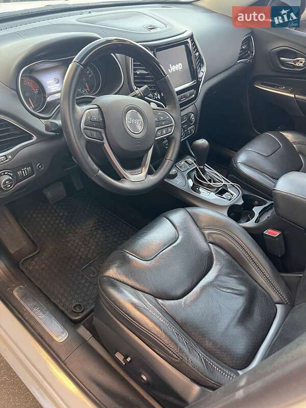 Внедорожник / Кроссовер Jeep Cherokee 2018 в Киеве