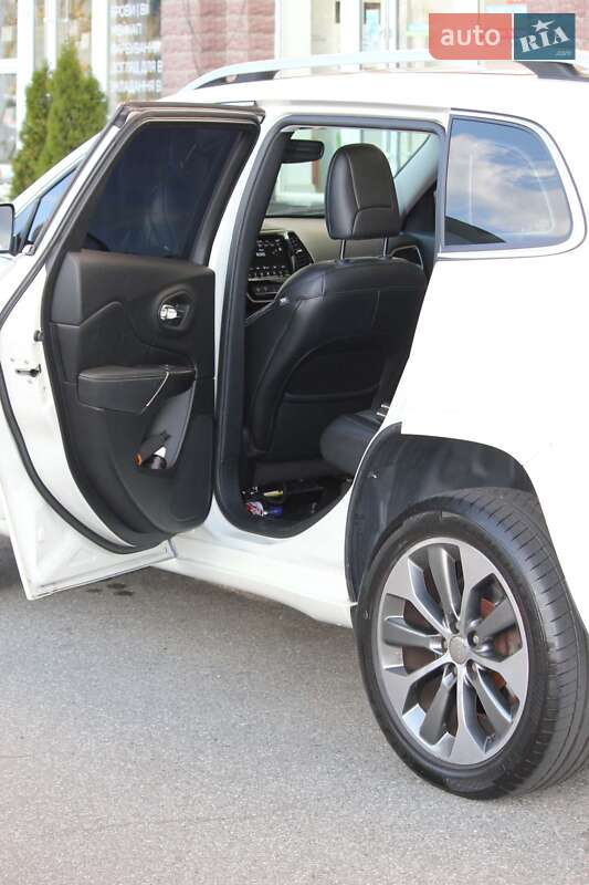 Внедорожник / Кроссовер Jeep Cherokee 2018 в Киеве