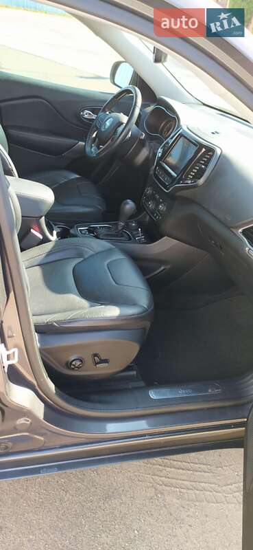 Внедорожник / Кроссовер Jeep Cherokee 2018 в Киеве фото 13 Внедорожник / Кроссовер Jeep Cherokee 2018 в Киеве