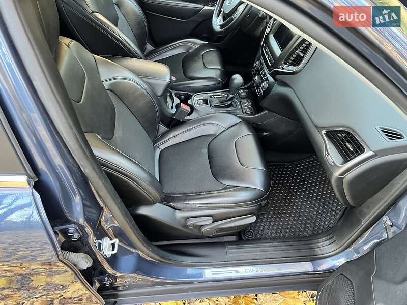 Позашляховик / Кросовер Jeep Cherokee 2020 в Хмельницькому фото 16 Позашляховик / Кросовер Jeep Cherokee 2020 в Хмельницькому