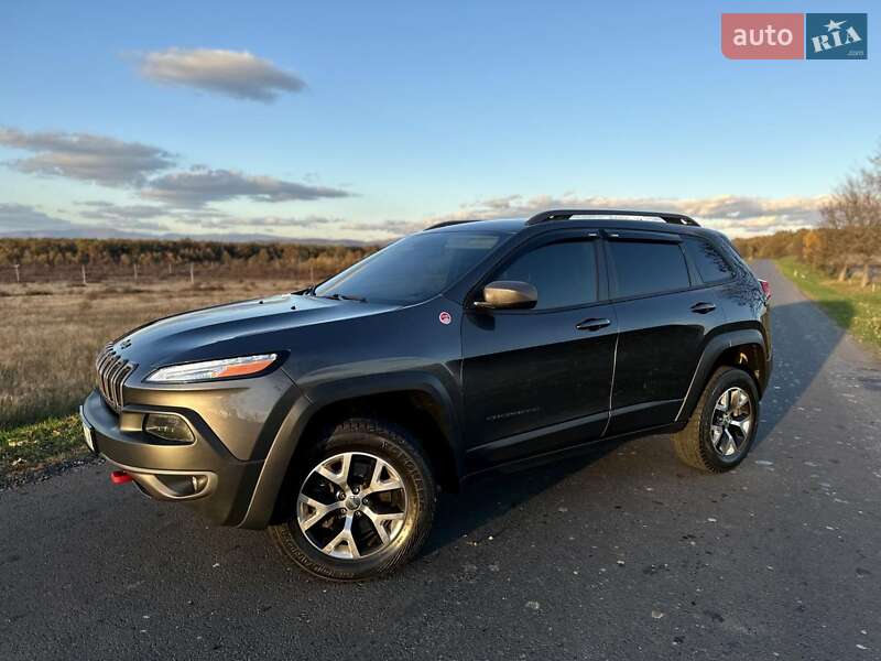 Внедорожник / Кроссовер Jeep Cherokee 2014 в Мукачево