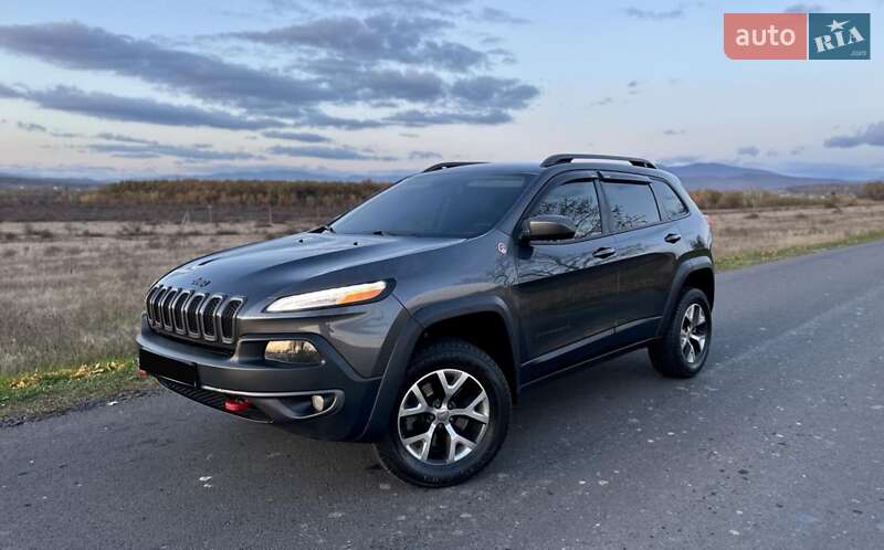 Внедорожник / Кроссовер Jeep Cherokee 2014 в Мукачево