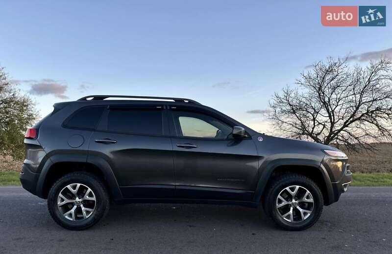 Внедорожник / Кроссовер Jeep Cherokee 2014 в Мукачево