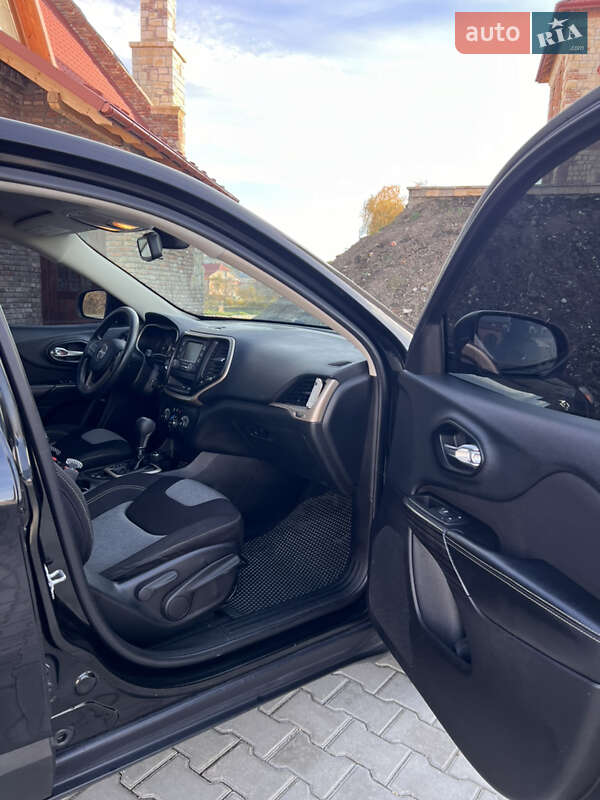 Внедорожник / Кроссовер Jeep Cherokee 2014 в Тернополе фото 19 Внедорожник / Кроссовер Jeep Cherokee 2014 в Тернополе