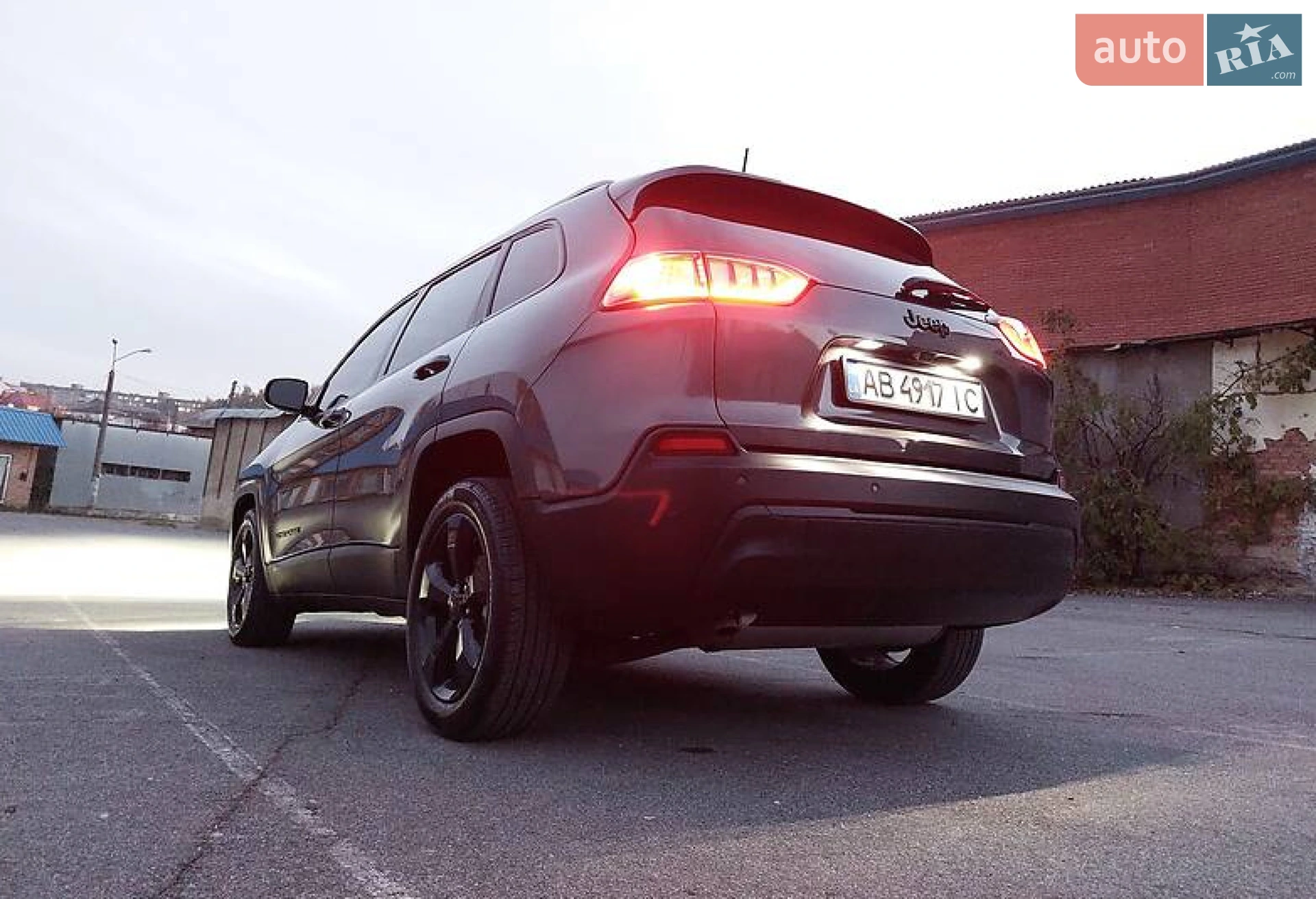 2019 Jeep Cherokee - мініатюра 28