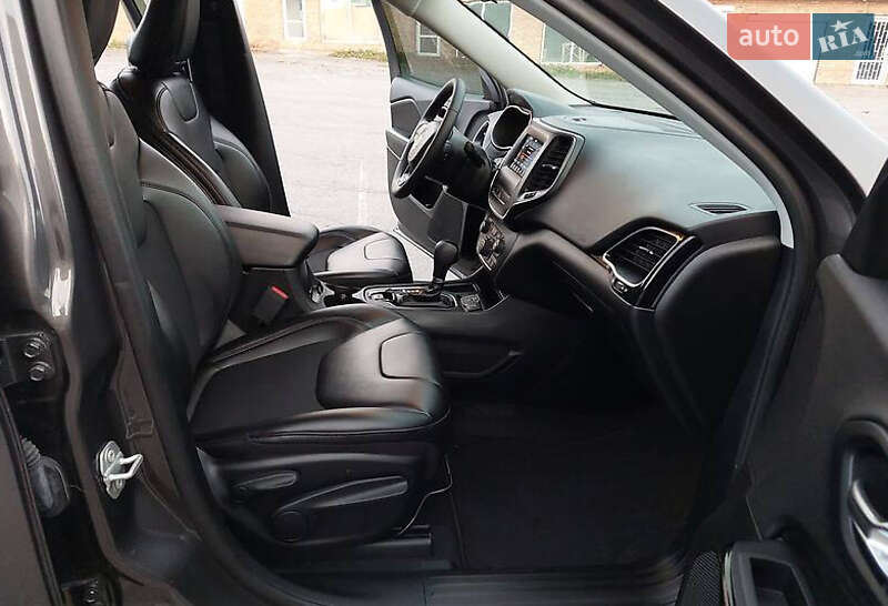 Позашляховик / Кросовер Jeep Cherokee 2019 в Києві