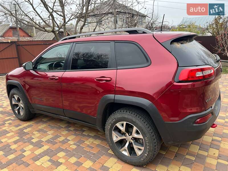 Внедорожник / Кроссовер Jeep Cherokee 2015 в Киеве