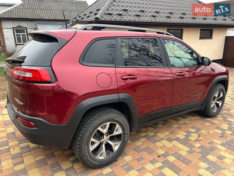 Внедорожник / Кроссовер Jeep Cherokee 2015 в Киеве