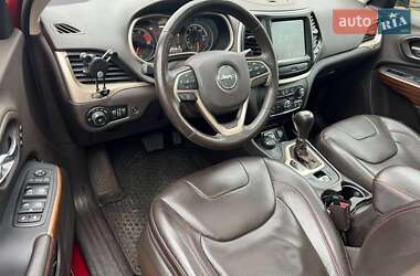 Внедорожник / Кроссовер Jeep Cherokee 2015 в 