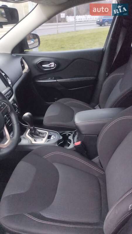 Позашляховик / Кросовер Jeep Cherokee 2015 в Вінниці