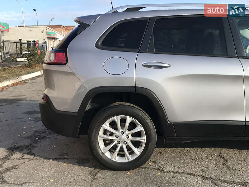 Позашляховик / Кросовер Jeep Cherokee 2019 в Києві