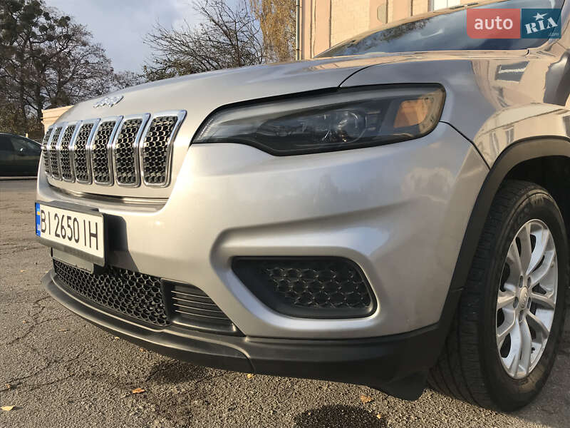 Позашляховик / Кросовер Jeep Cherokee 2019 в Києві