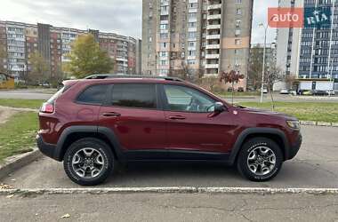 Внедорожник / Кроссовер Jeep Cherokee 2019 в 