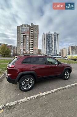 Внедорожник / Кроссовер Jeep Cherokee 2019 в 